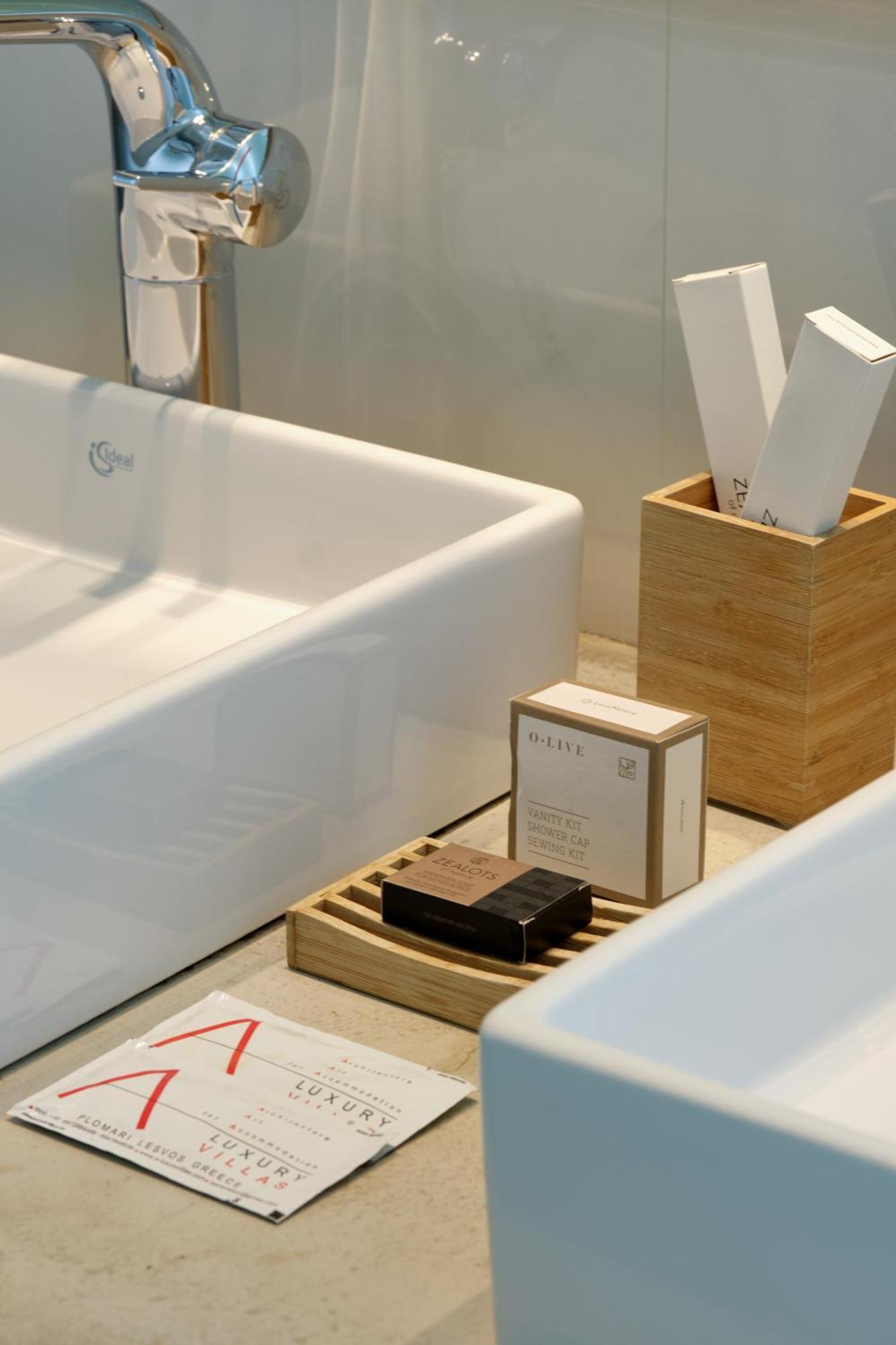 A - Luxury Villas Plomari エクステリア 写真