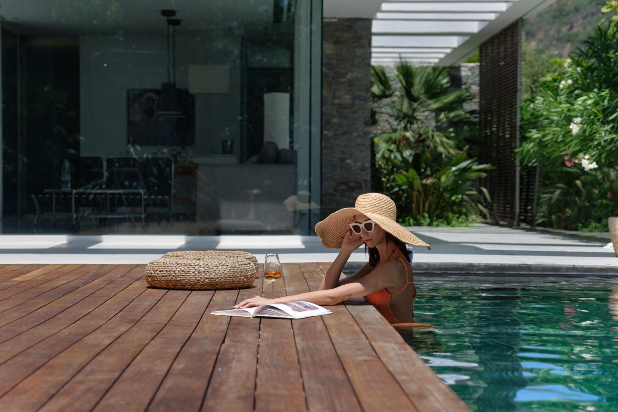 A - Luxury Villas Plomari エクステリア 写真
